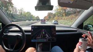 Découvrez la conduite autonome en mode 'MAD Max'