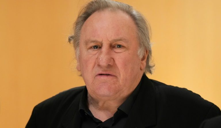 Depardieu demande la condamnation du "Complément d'Enquête" qui l'a "tué" professionnellement
