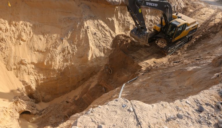 Donald Trump affirme que le cessez-le-feu tiendra à Gaza malgré des frappes israéliennes