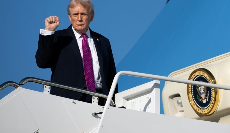 Donald Trump en route pour l'Asie, où il rencontrera Xi Jinping