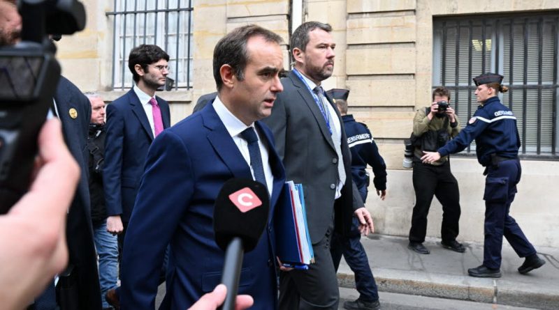 En direct Politique. Budget : un amendement voté augmente la surtaxe sur les grandes entreprises, Lecornu dément tout accord avec le PS
