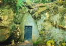 Encore plus vieille que Lascaux avec ses 80 000 ans et visitable contrairement à cette dernière ! Pourtant personne ne semble connaître la grotte de Pair-non-Pair