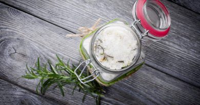 Faire le ménage avec du romarin et du bicarbonate de soude Oui, et ça marche mieux qu’un produit industriel