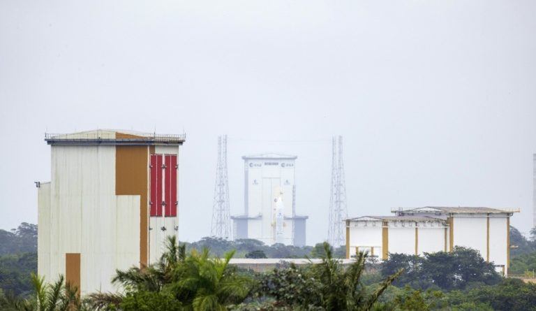 Fusées contre biodiversité: en Guyane, le centre spatial poursuivi pour "atteintes environnementales"