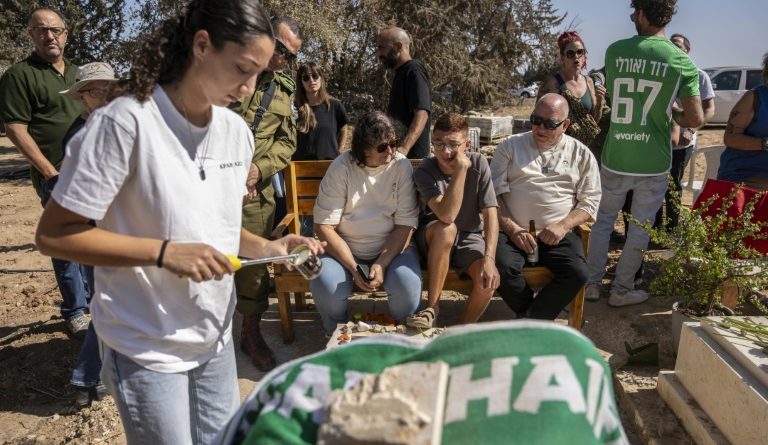 Gaza: le Hamas restitue une dépouille, s'engage à rendre à Israël tous les corps d'otages