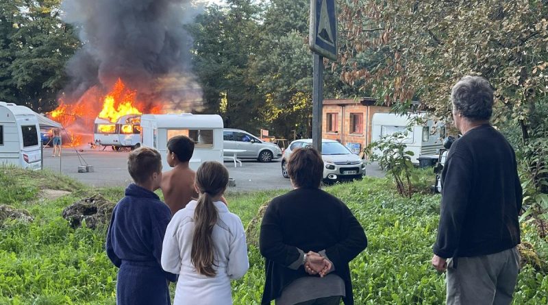 Gironde : une femme meurt dans un incendie de caravanes sur une aire d’accueil des gens du voyage