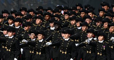 Guerre en Ukraine : "Tout peut basculer"… La mise en garde du chef d’état-major, qui appelle l’armée française à se préparer "à un choc dans trois, quatre ans" face à la Russie