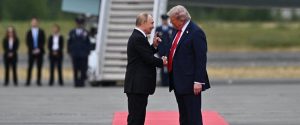 Guerre en Ukraine : après un rendez-vous "tendu" avec Volodymyr Zelensky, Donald Trump ne rencontrera pas Vladimir Poutine dans un "avenir proche"