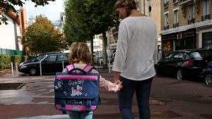 Garde d'enfants : un métier qui recrute pour tous les âges, de l'étudiante à la senior