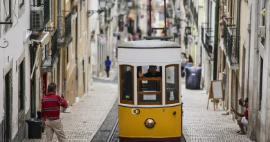 «J’avais les larmes aux yeux en arrivant sur les lieux» : comment va Lisbonne, un mois après l’accident de funiculaire ?