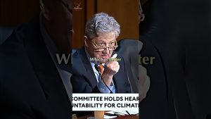 Joe Rogan réagit à John Kennedy interrogeant un témoin sur des liens radicaux