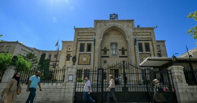 La Syrie désigne le premier Parlement post-Assad lors d'un processus contesté