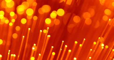 Laser supercontinuum à fibre optique