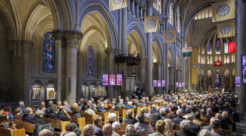 Lausanne fête les 750 ans de sa cathédrale, un joyau gothique fragile | RTS