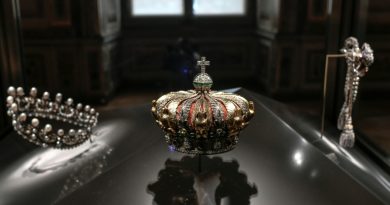 Le Louvre rouvre, sa patronne en première ligne après le vol des joyaux