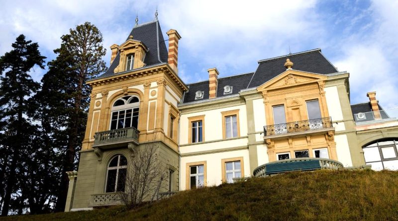 Le Musée d'ethnographie de Neuchâtel va rendre des objets symboliques à l'Afrique du Sud