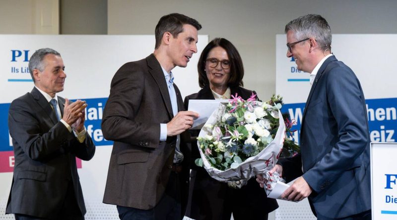 Le PLR soutient les accords avec l’Union européenne et se dote d’une coprésidence - Le Temps