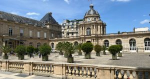 Le Sénat vote la loi contre la vie chère malgré le scepticisme des élus antillais