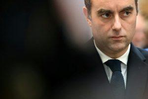 Lecornu au défi de composer un gouvernement
