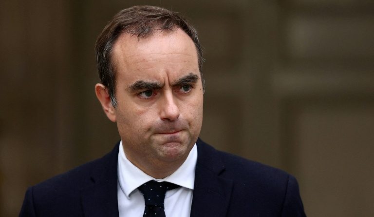 Lecornu sous la menace de la censure dès sa reconduction à Matignon