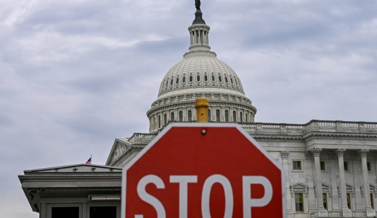 Les Etats-Unis entrent en paralysie budgétaire, sans issue visible à court terme