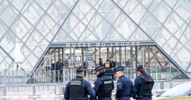 "Les deux suspects ont partiellement reconnu les faits" : la procureure de Paris donne des précisions sur le vol des bijoux du Louvre