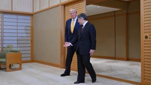 Les enjeux de la visite de Donald Trump au Japon, en pleine tournée en Asie