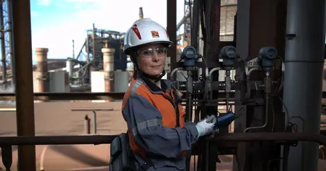 "Les femmes ont leur place dans l'industrie" : comment les entreprises en Paca tentent séduire les jeunes générations