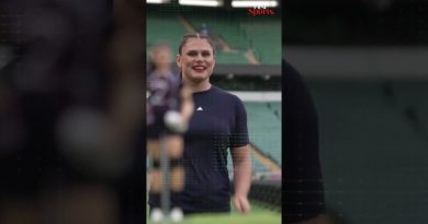 Les stars du rugby surprises par leur figurine Barbie