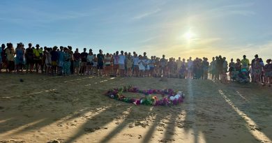 L'hommage à Eliott Villaret a rassemblé plus de 200 personnes aux Salines