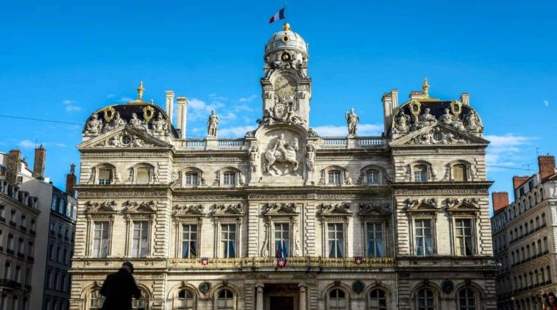 Lyon : une pétition lancée pour le retour des bus à l’Hôtel de Ville