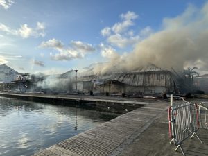 Marina de Saint-François en cendres : une nuit d'horreur pour les commerces
