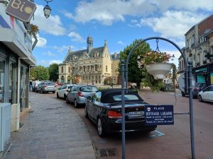 Mauvaise nouvelle dans cette ville de l'Oise : le préfet accuse la maire, les réactions fusent