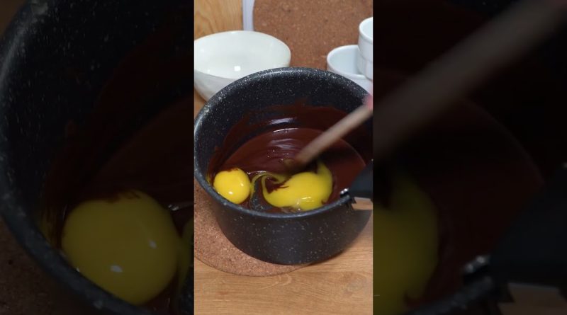 Mousse au chocolat : recette simple et délicieuse 🍫