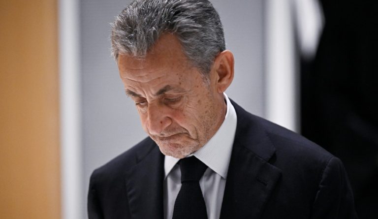 Nicolas Sarkozy est en prison, une première historique