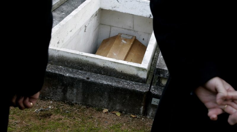 "Nous défendons l’idée que la mort ne doit pas devenir un marché comme un autre" : le Service Funéraire de Lyon réagit au livre Les Charognards