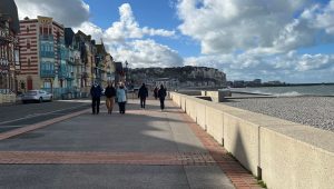 "On adore l'air vivifiant de la baie de Somme !" : les touristes affluent à Mers-les-bains pour les vacances - ici