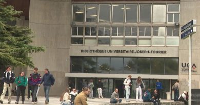 "On fait de l'université un lieu de plus en plus fermé" : le collectif des étudiants "sans-facs" poursuit sa mobilisation à Grenoble