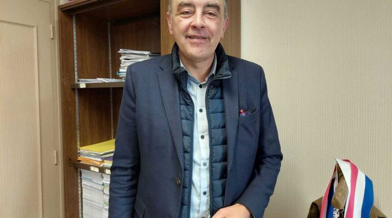 Pas encore candidat, le maire de Saint-Georges-des-Groseillers tacle la première liste déclarée