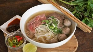 Pho : La soupe vietnamienne au bœuf adorée en Asie du Sud-Est