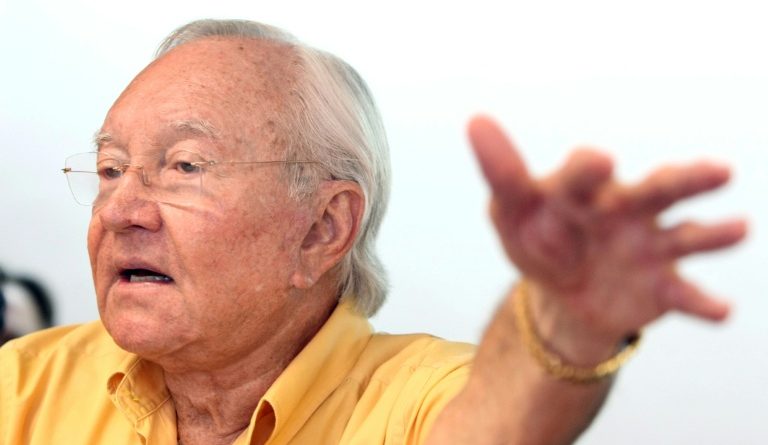 Polynésie: l'ex-président Gaston Flosse auditionné 28 ans après la disparition d'un journaliste