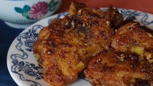 Poulet à l'ail et au miel : savoureux avec la peau, recette rapide