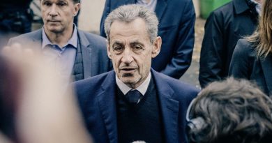Pourquoi deux députés LFI ont-ils visité la prison de la Santé où est incarcéré Nicolas Sarkozy ?