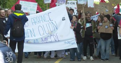 Quelque 4000 fonctionnaires fribourgeois se sont mobilisés mercredi contre les coupes budgétaires