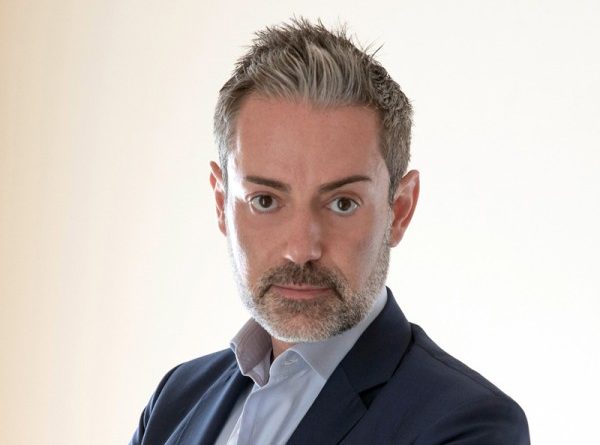 Réaliser des contrats d’escrow avec le compte R