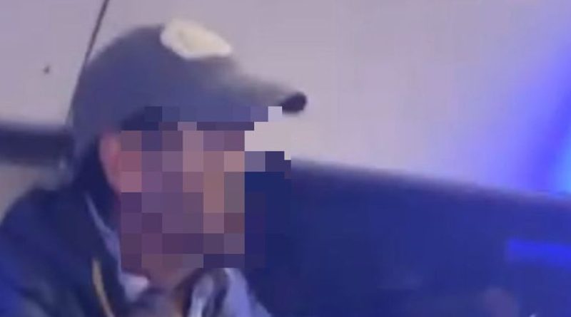"Sale négro de merde" : un passager d’un bus profère des insultes racistes et brandit un couteau