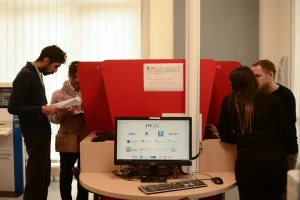 Service public : la dématérialisation est-elle un échec ?