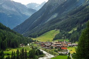 Bourgogne-Franche-Comté, Dijon, Besançon, vineyard, forest, river, mountain, village