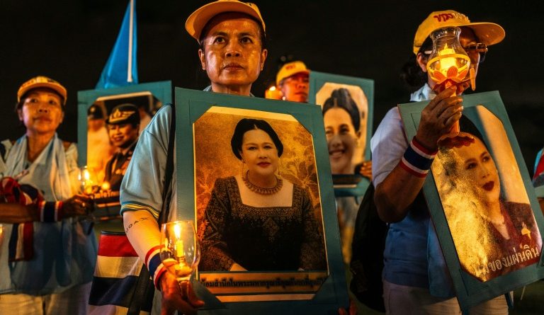 Thaïlande: décès de la reine mère Sirikit, figure puissante de la monarchie