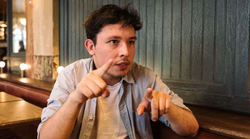 « Toute la com’ d’Apple est mensongère » : Thomas Le Bonniec, l’homme qui a déclenché l’enquête sur les écoutes de Siri
